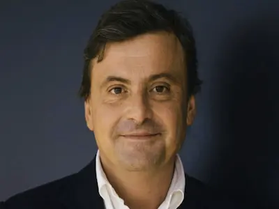 Carlo Calenda raccomanda Luce Corex